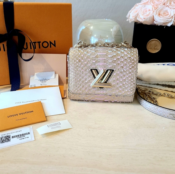 SOLD! Louis Vuitton Twist Mini Snakeskin Python Pink crossbody purse - Picture 14 of 14